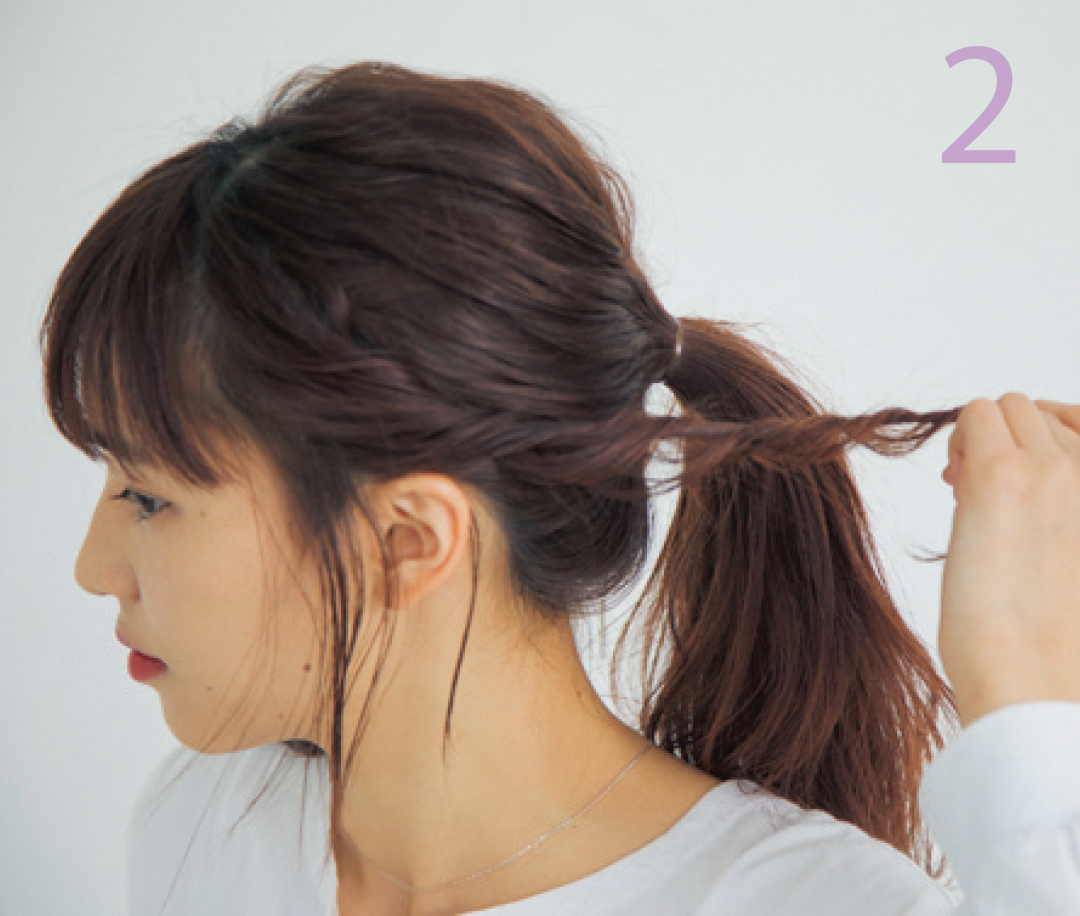 梅雨入りしたら簡単ヘアアレンジ ゆる見え 崩れないツイストポニーテール Non No Web ファッション 美容 モデル情報を毎日お届け