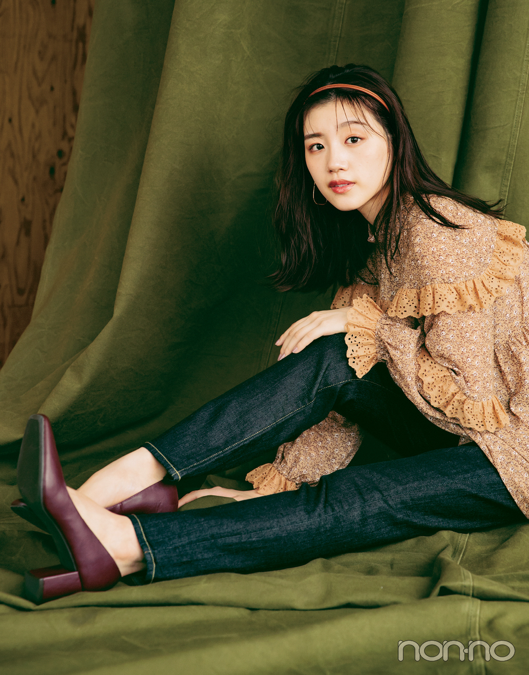 次女・佐々木美玲は「美人見えテーパード」でナチュラルフェミニンに②【坂道3姉妹のデニム】_1_3