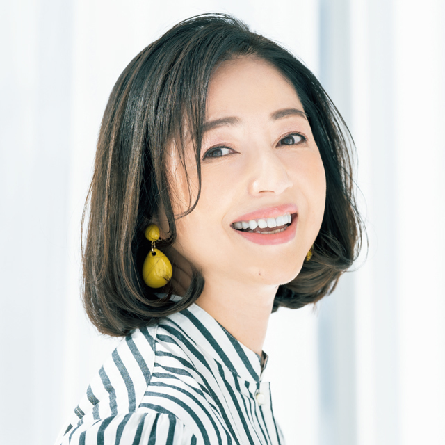 ボブは重いというイメージを払拭した華やかカールボブ