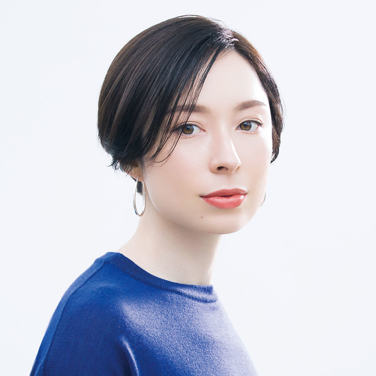 丸み×直線のMIXでシャープな中に女性らしさを【40代のショートヘア】 ファッション誌Marisol(マリソル