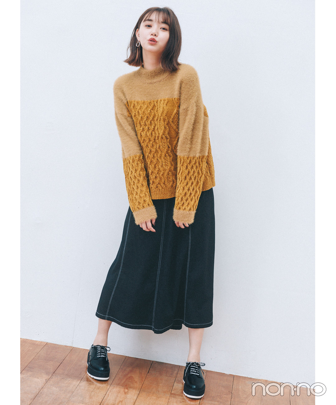 ブラウンニットを黒で締めてピリッと辛口に 毎日コーデ Non No Web ファッション 美容 モデル情報を毎日お届け