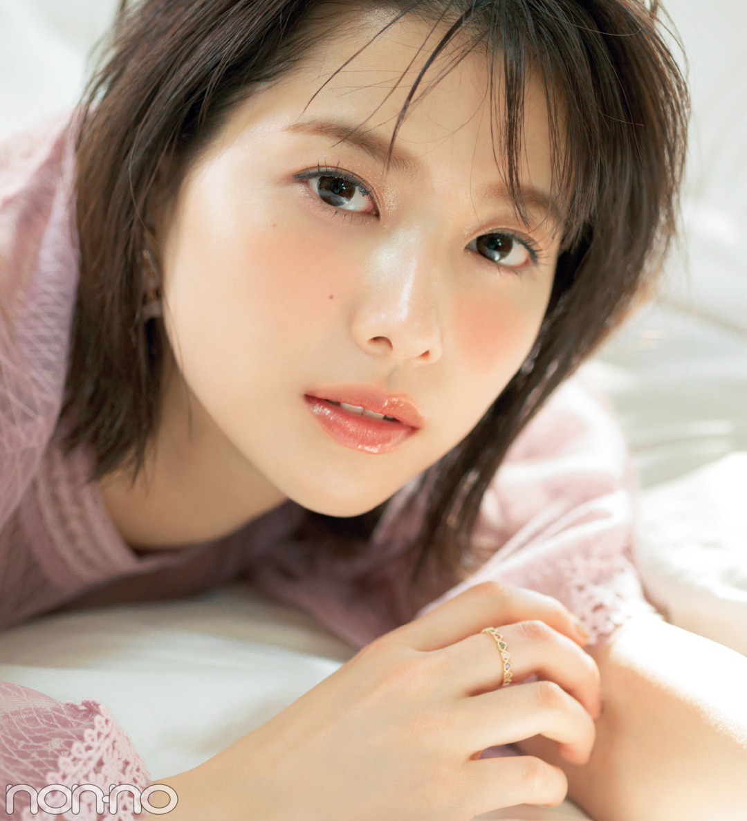 ピュアなのに色っぽ! 渡邉理佐の透ける赤リップが反則級♡ _1_2