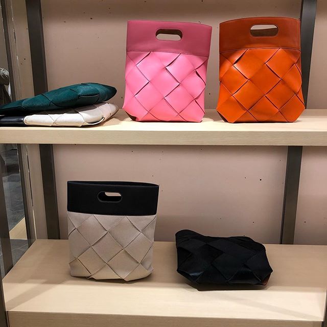 アラフォーの心をくすぐるバッグや洋服が満載!移転したボッテガ・ヴェネタ銀座店へ_1_2
