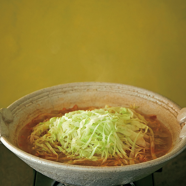 アラフィー女性の疲れた体を癒やしてくれる 豚肉とキャベツの鍋 しょうがと長いもの豆乳鍋 Web Eclat 50代女性のためのファッション ビューティ ライフスタイル最新情報