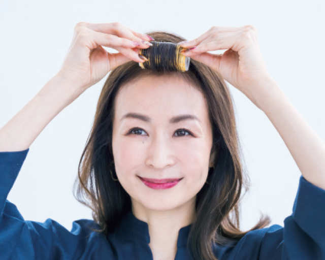 前髪オーダー スタイリング術 うねり毛でもコントロール可能な 流し前髪 Web Eclat 50代女性のためのファッション ビューティ ライフスタイル最新情報 前髪オーダー スタイリング術 うねり毛でもコントロール可能な 流し前髪 Web Eclat 50代女性のためのファッション ビューティ ライフスタイル最新情報