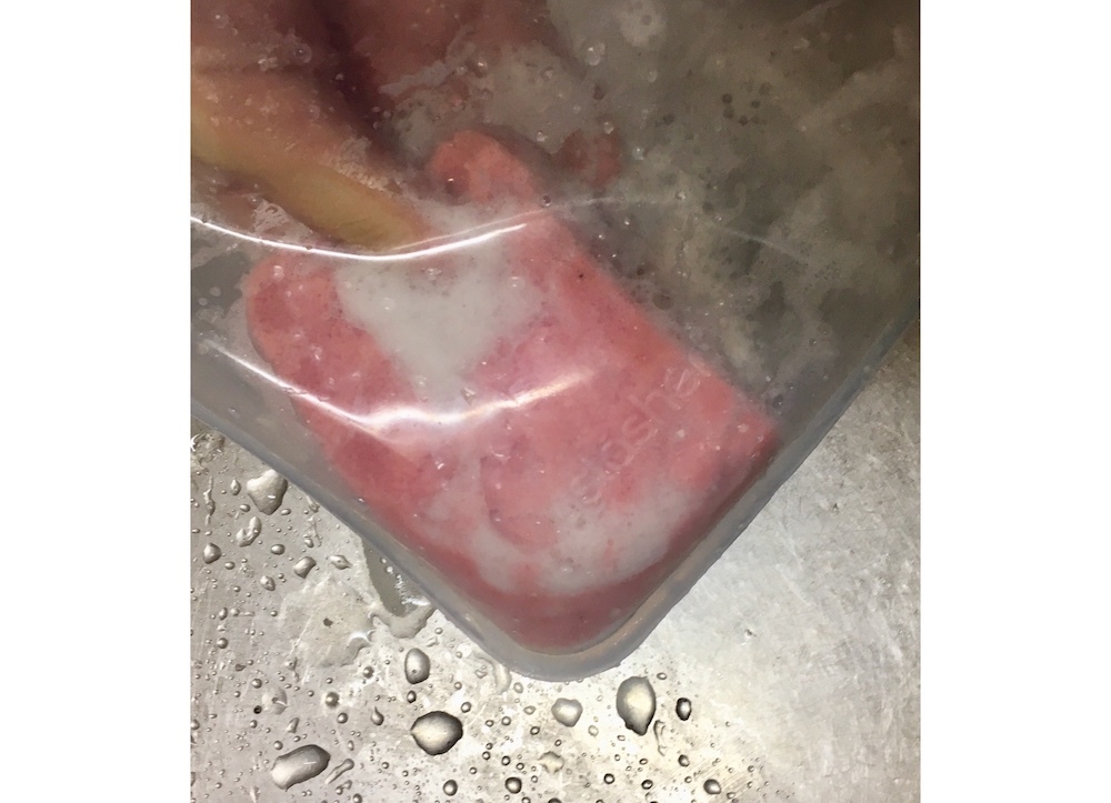 洗いやすい丸角のシリコンバッグ