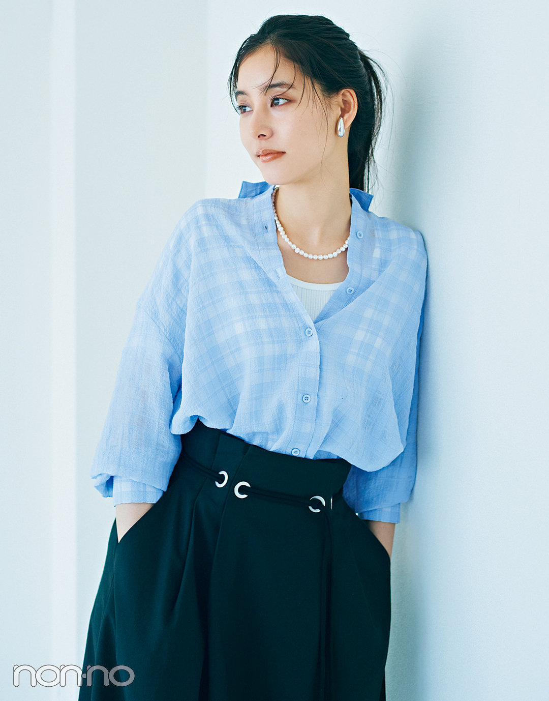 新木優子の大人フェミニンチェックコーデ5