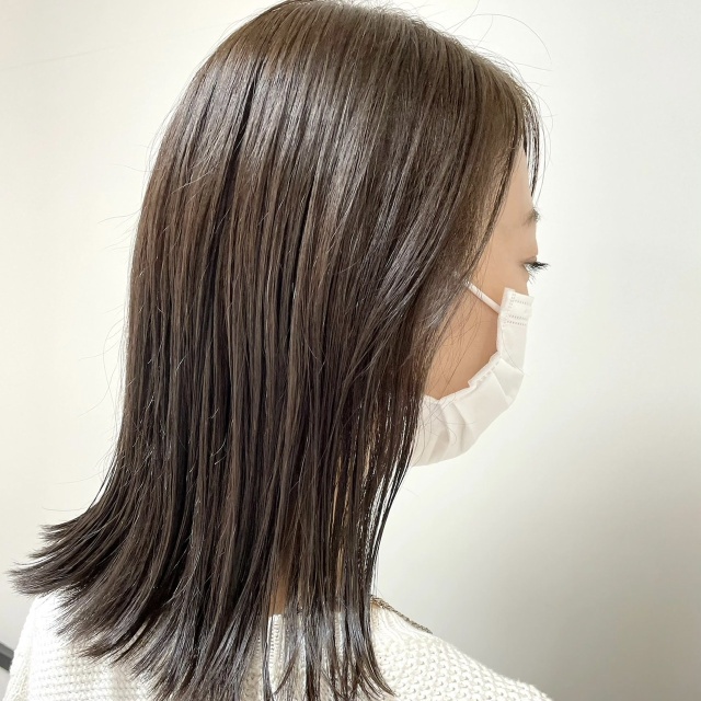 くせ毛さん必見 雨の日も怖くない ナチュラルに作り込む最新ストレートヘア ファッション誌marisol マリソル 40代をもっとキレイに 女 っぷり上々