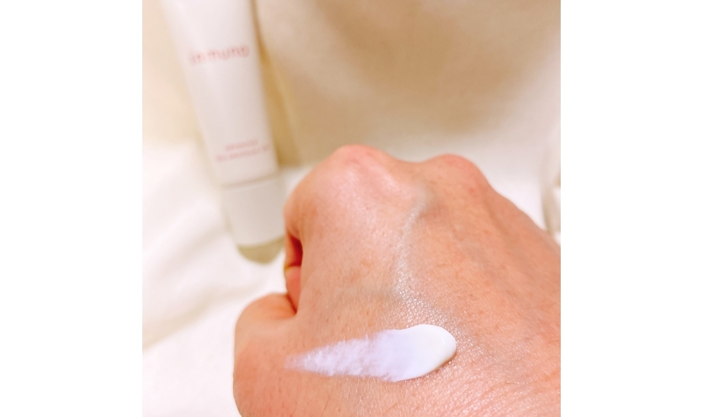 immunoのアドバンスドデイエマルジョンのテクスチャー