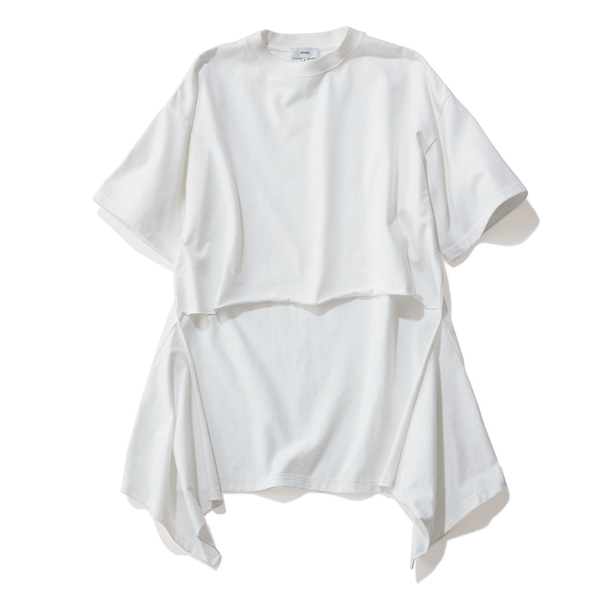 40代ファッション2019年夏のお買い物_HYKEの変形ヘムTシャツ