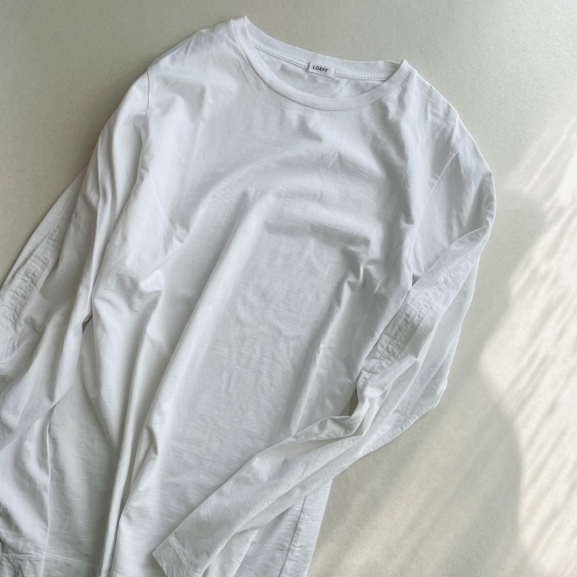 春の必須アイテム 一枚でもなんかお洒落な白ロンtと映えるアクセサリー ファッション誌marisol マリソル Online 40代をもっとキレイに 女っぷり上々