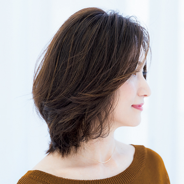 フロントの毛流れで顔立ちをカバー ひし形フォルムボブヘア 50代髪型 ヘアスタイル Web Eclat 50代女性のためのファッション ビューティ ライフスタイル最新情報