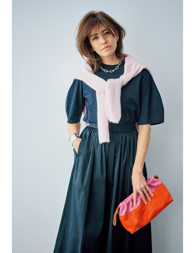 ロエフのTシャツのRINA