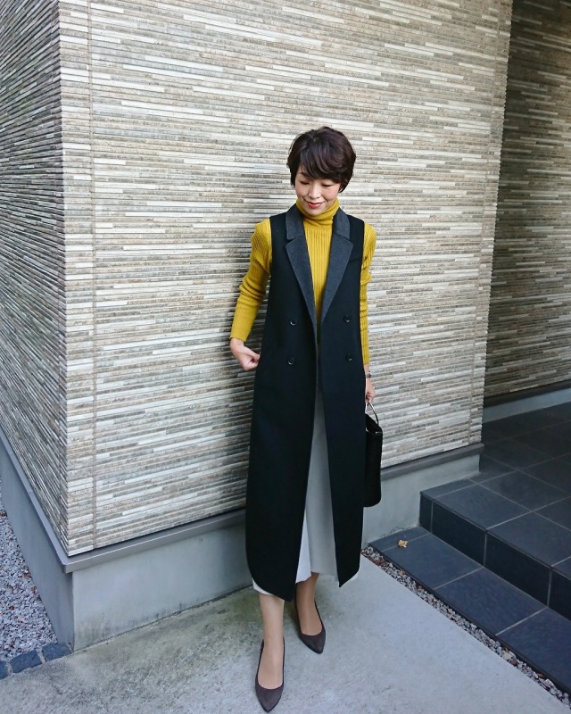 Tops:SHARE PARK/Outer・Bottoms:BANANA REPUBLIC
/Shoes:FABIO RUSCONI/Bag:UNITED TOKYO