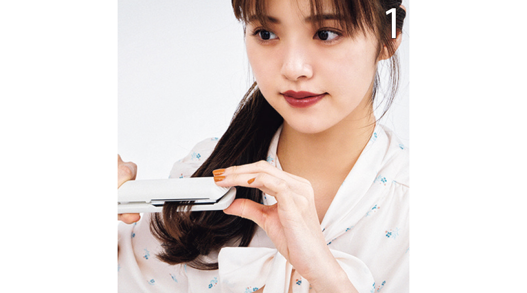 ストレートアイロンでタイトポニーヘアアレンジ1