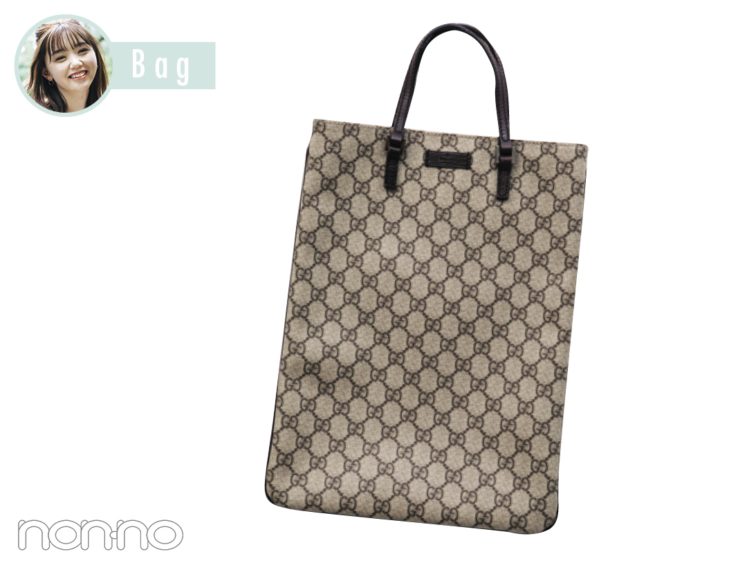 江野沢愛美がバッグの中身を公開! GUCCIのロゴトートの中は?_1_1