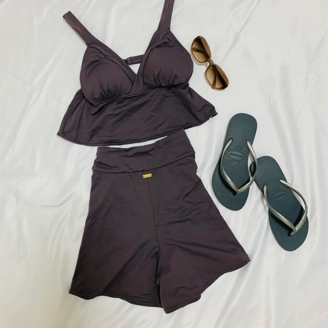 ReirのJERSEY LOMELLINA Neirショートパンツ&ビスチェ