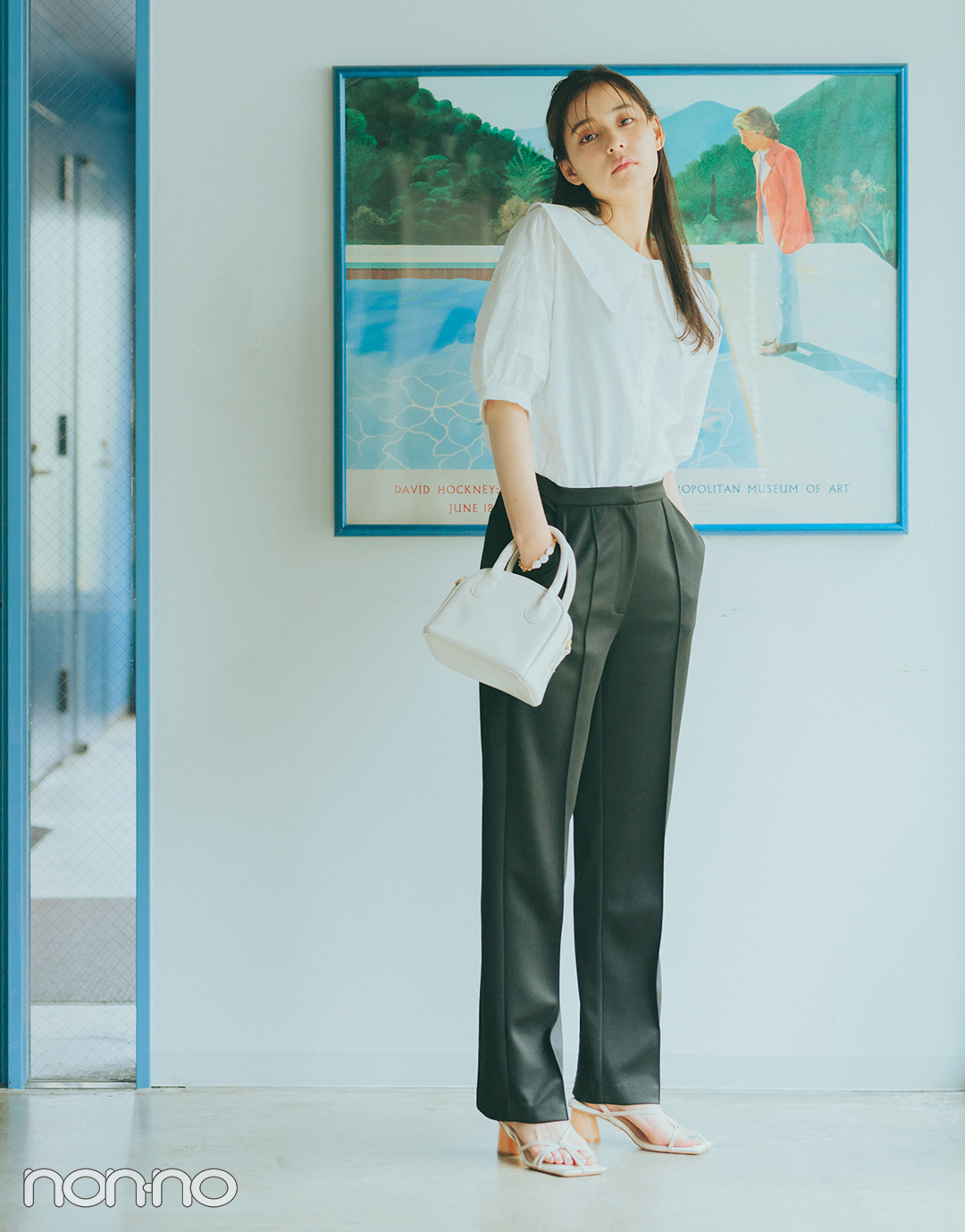『新木優子』の『ビッグカラーブラウス』モデルカット1−3