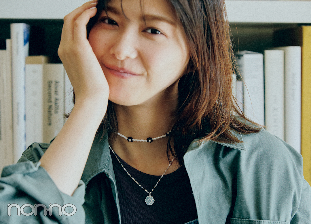 坂道3姉妹長女の渡邉理佐(櫻坂46)が着こなすこなれカジュアルコーデ1