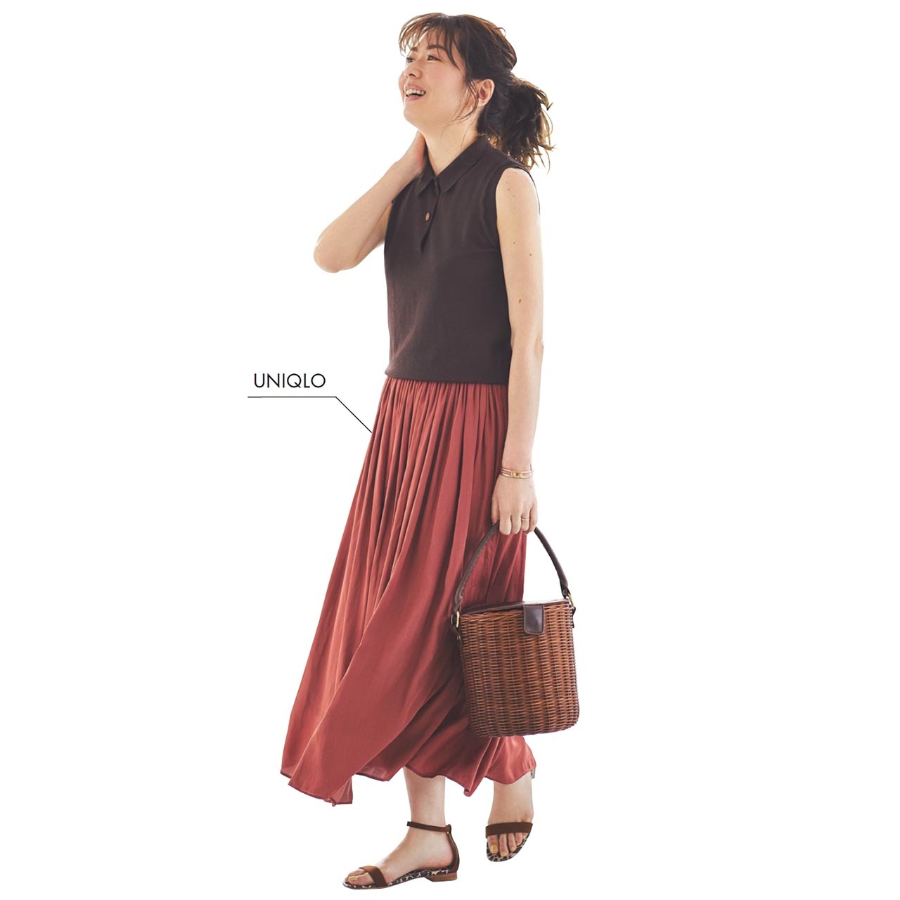 ノースリーブトップス×ロングスカートコーデ
