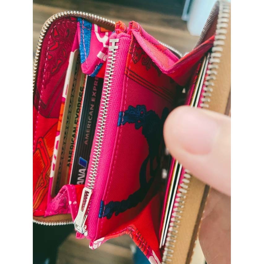 色 サイズ 使いやすさ アラフォーブロガーが22年に新調した お財布 はこれ 美女組pick Up ファッション誌marisol マリソル Online 40代をもっとキレイに 女っぷり上々