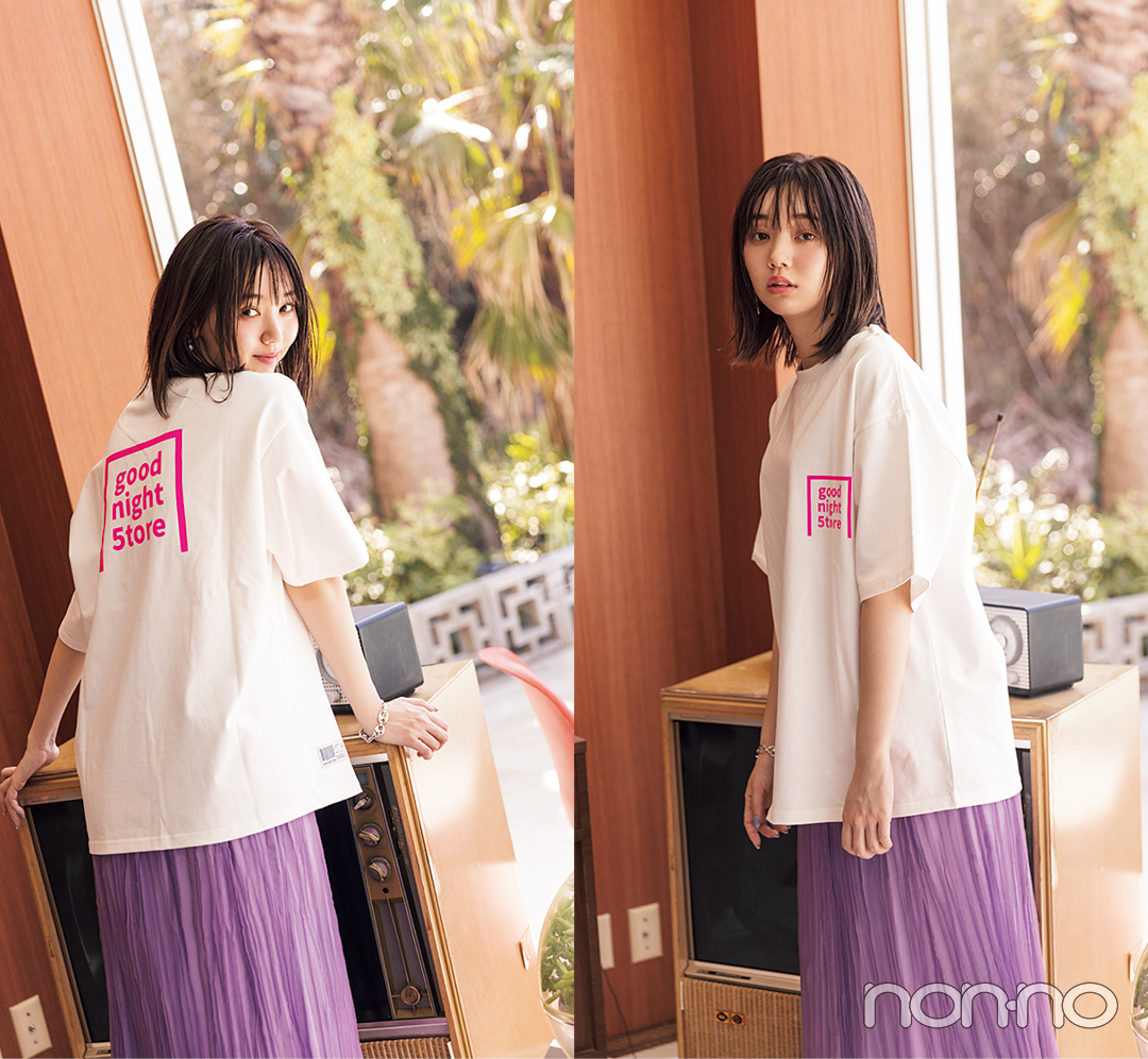 江野沢愛美が着るバックロゴTシャツコーデ14