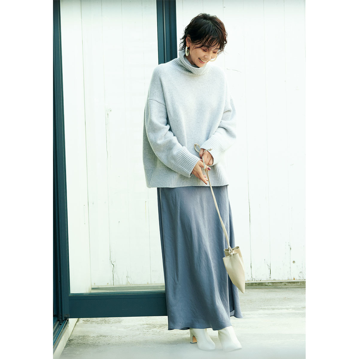 スタイリスト徳原文子さん×上品サテンセットアップ4