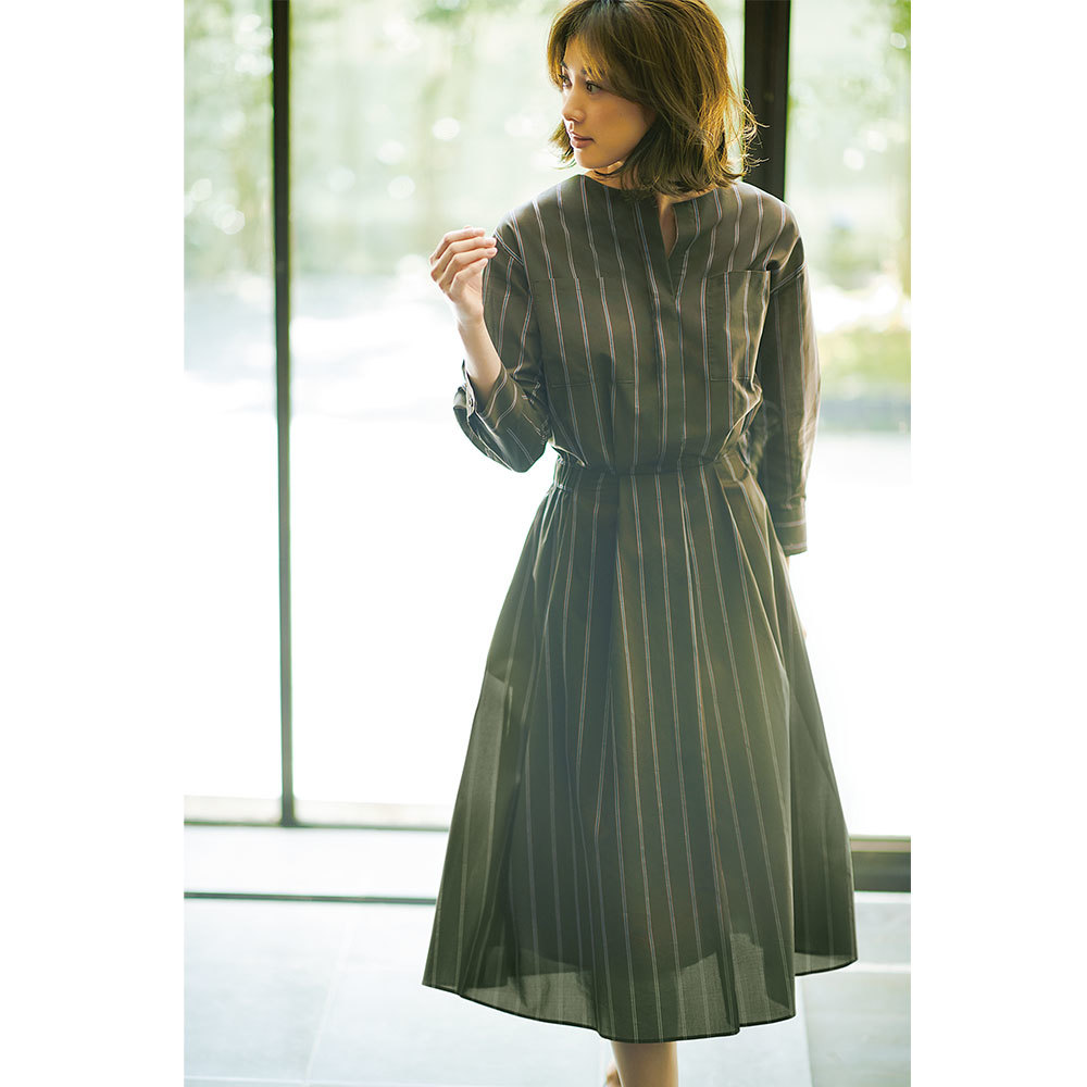 一枚でパーフェクトな存在感 マリソル が選ぶ 秋の 女っぷりワンピース ファッション誌marisol マリソル Online 40代をもっとキレイに 女っぷり上々