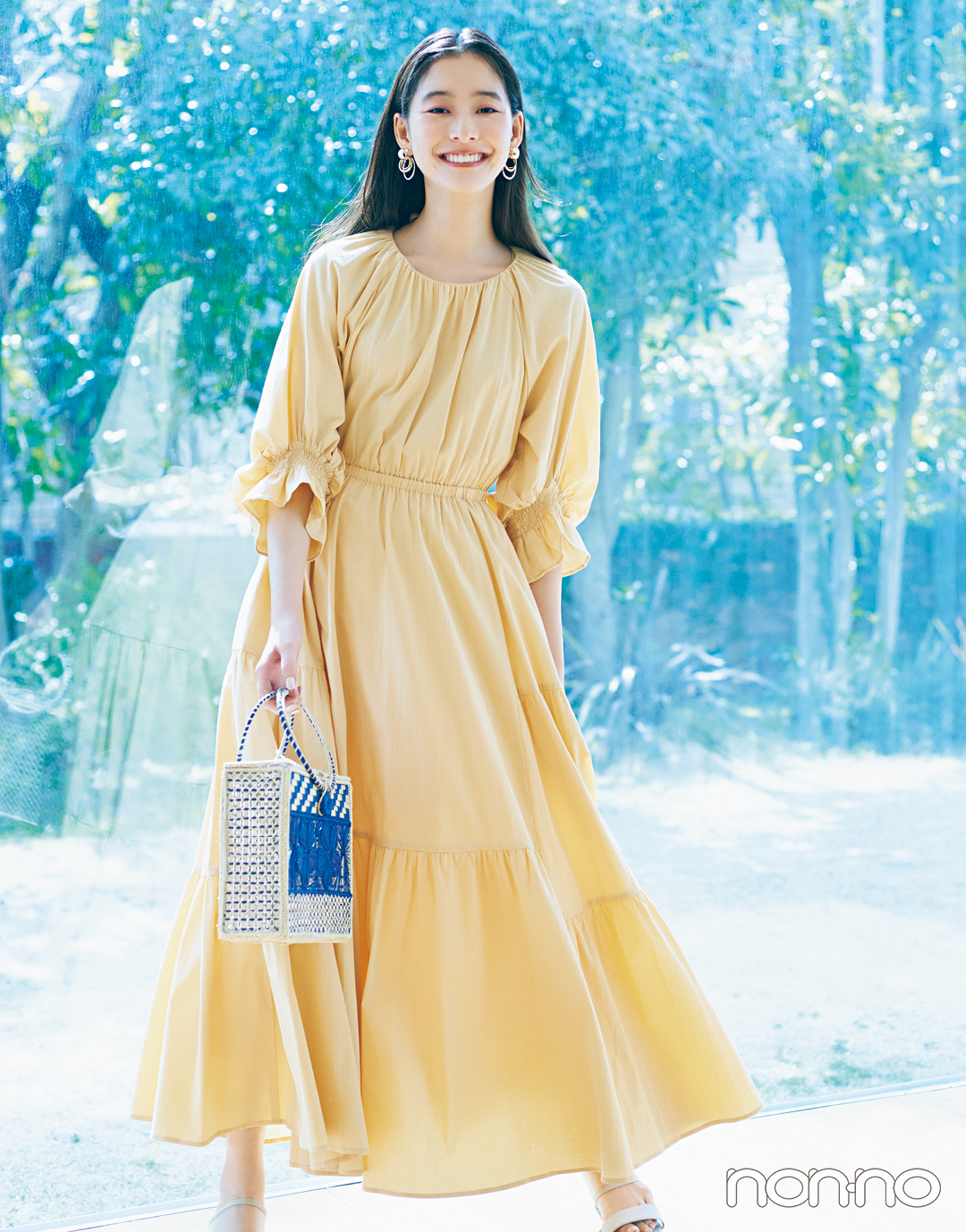 新木優子の大人フェミニンなコットンワンピコーデ9