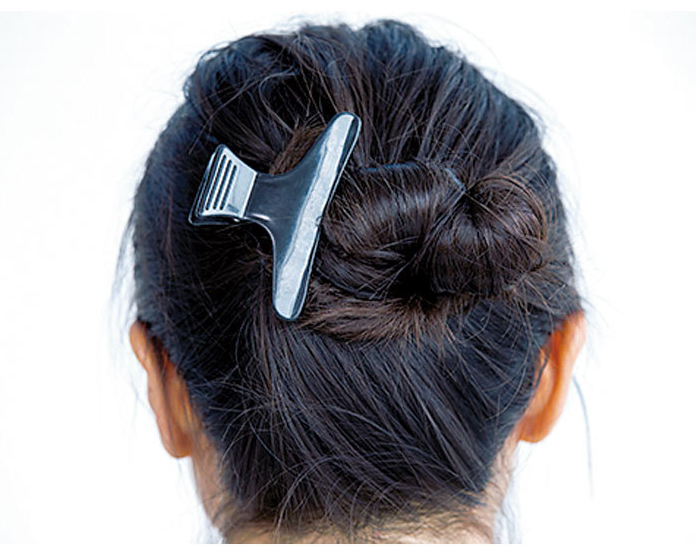 抜け感ウェーブをつくるヘアアレンジ術2