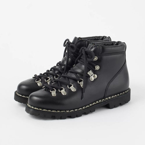 富岡佳子さんがまとう冬の名品「TATRAS」ミドル丈ダウン、「Paraboot」マウンテンブーツ_1_4