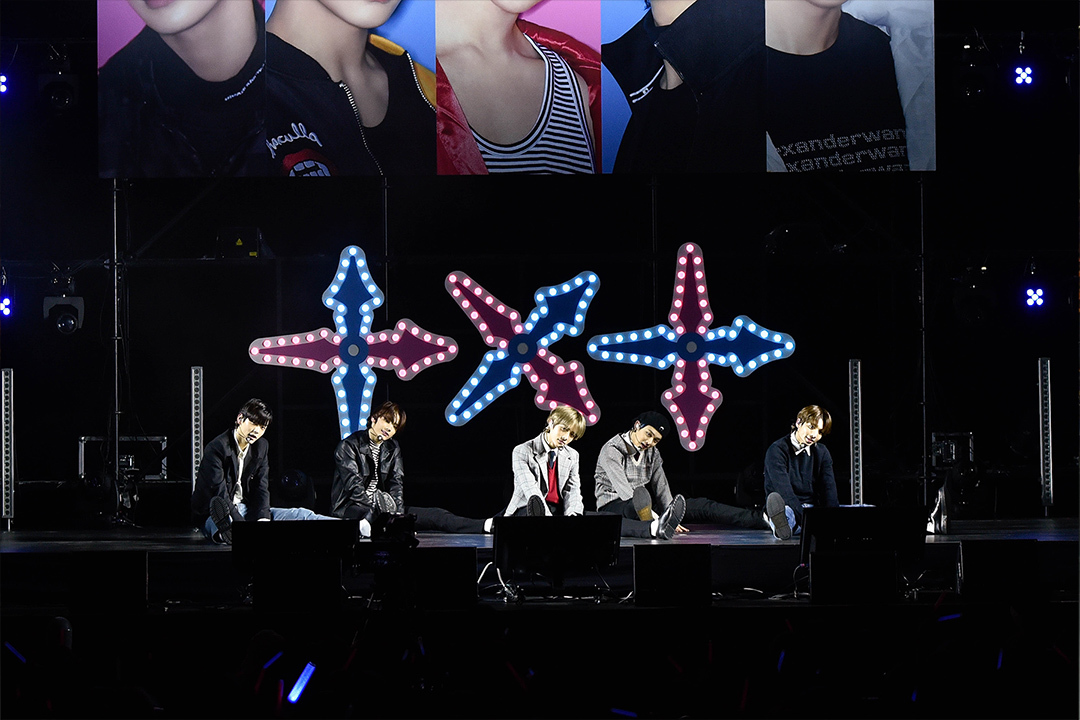 TOMORROW X TOGETHER(TXT, ティーバイティー)