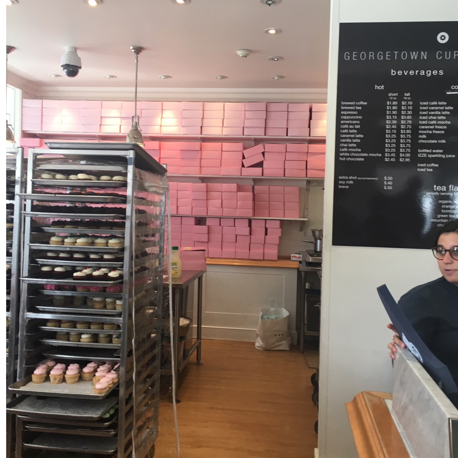 行列の出来るカップケーキ店_1_2