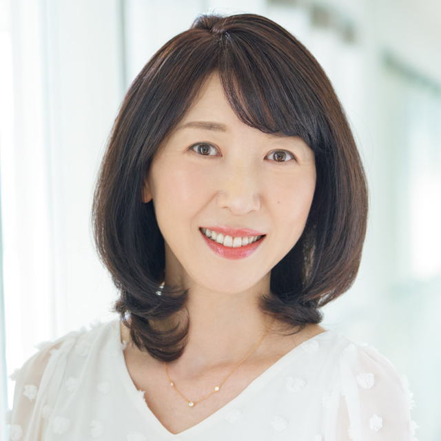 オイルで染めるから毛先までツヤが宿り髪の質感が若々しく見える!