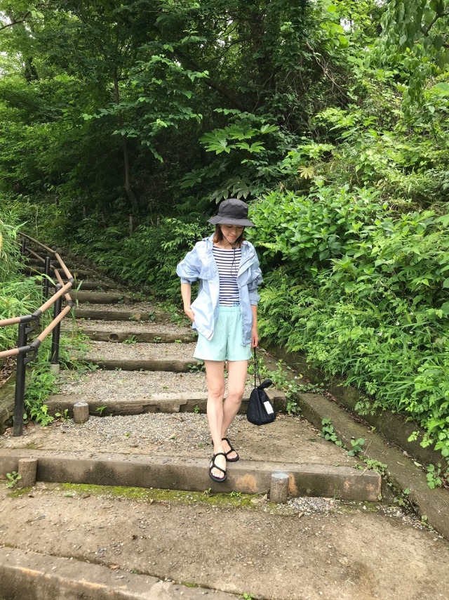 川遊びもok 夏のキャンプスタイル ファッション誌marisol マリソル 40代をもっとキレイに 女っぷり上々