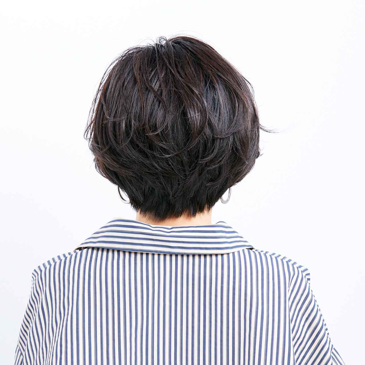 後ろから見た人気ショートヘアスタイル3位の髪型