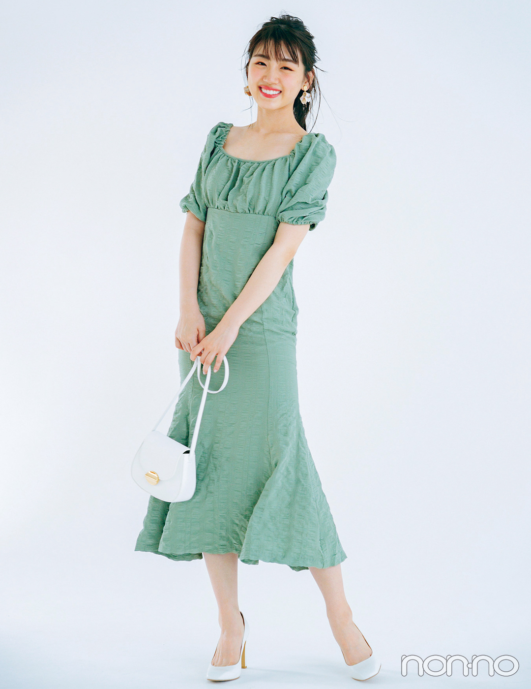 スタイルアップも狙えるロマンティックワンピが今日の主役 毎日コーデ Non No Web ファッション 美容 モデル情報を毎日お届け