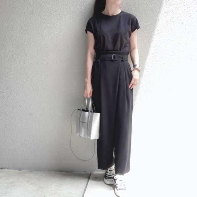 オールブラックコーデ