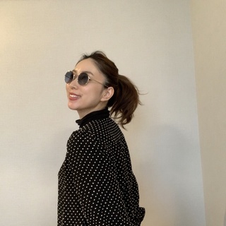 ポニーテール サングラス ヘアアレンジ 大人