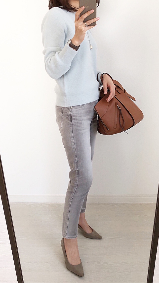 どちらか選べなかった フェザーヤーンのふわふわニット Tomomiyuコーデ ファッション誌marisol マリソル Online 40代をもっとキレイに 女っぷり上々