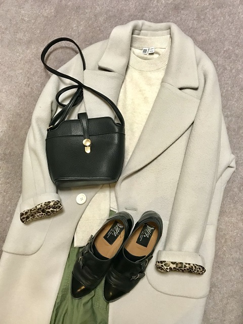 コート:The Virgnia ニット:ユニクロ パンツ:UNITED ARROWS 靴:GUILD JACOMO GALLERY バッグ:実家に落ちていたノーブランド