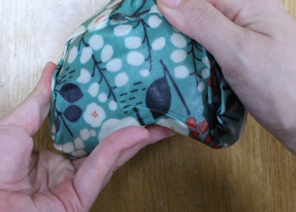 手の熱でやわらかくなるBee Eco Wrap