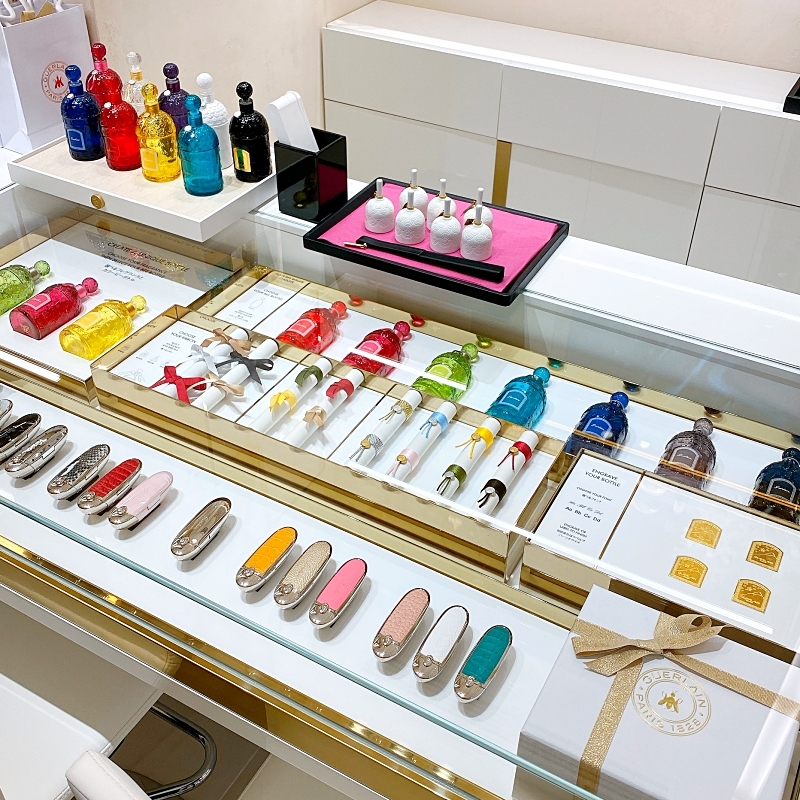ラブティックゲランGINZASIXの店頭では香水のパーソナライズができるサービスも