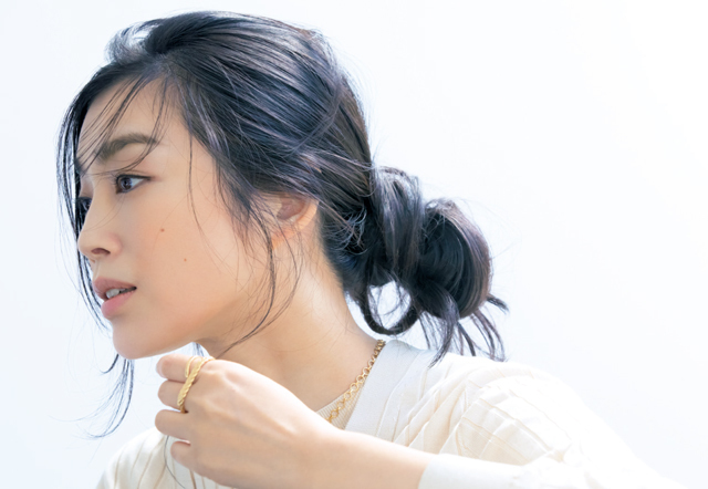 簡単おだんごもラフに決まる ゆうきさんの美人ミディアムヘア