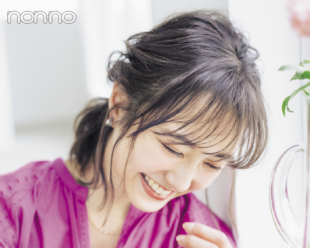 ミディアムヘアの#彼女感なまとめ髪♡ 簡単&モテる一つ結びはこれ!_1_4