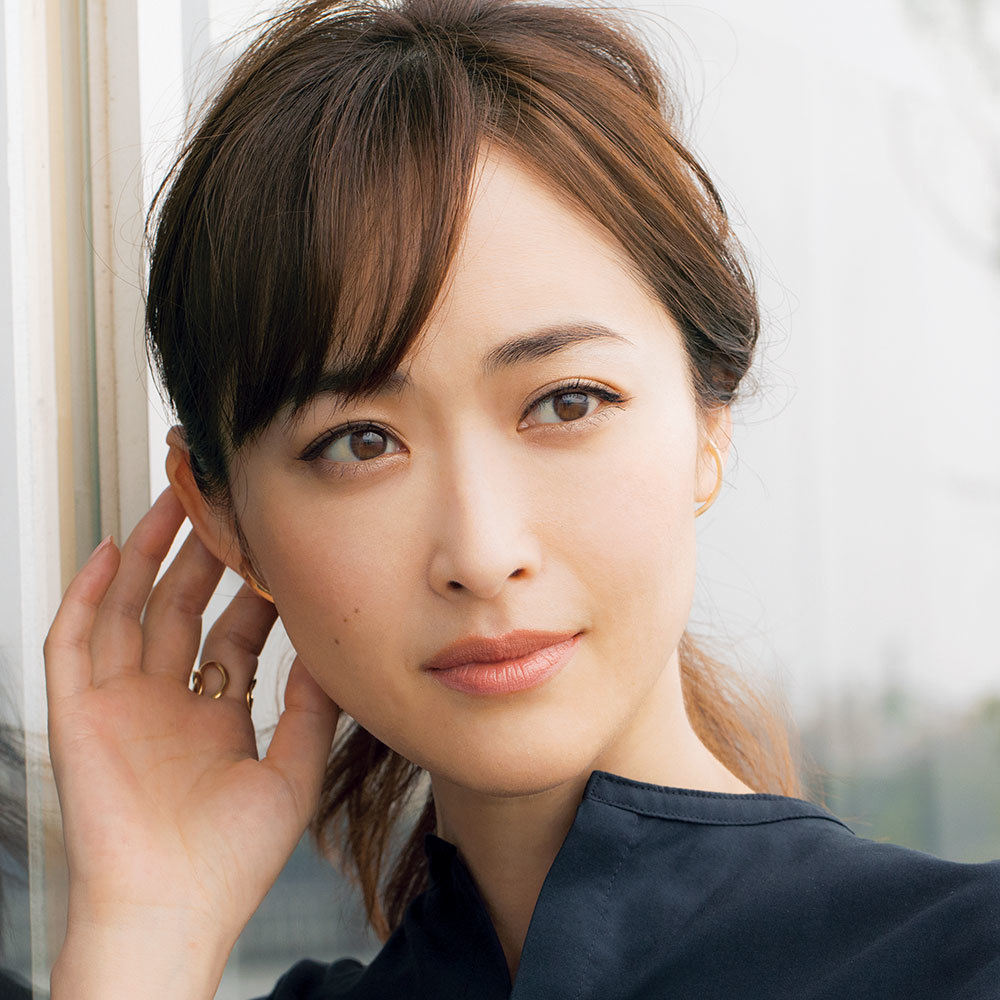 オフィスメイクにぴったり!信頼感と大人の可愛げを兼ね備えた「清潔目ヂカラ」_1_3