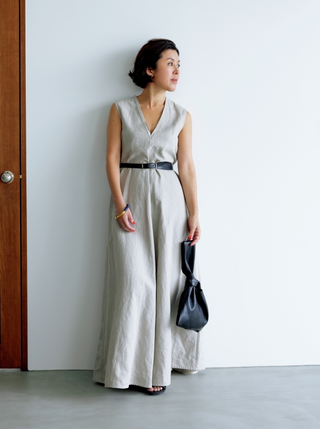 夏おしゃれが引き締まる辛口レザーベルト 大草直子の夏のマジックアイテム Web Eclat 50代女性のためのファッション ビューティ ライフスタイル最新情報