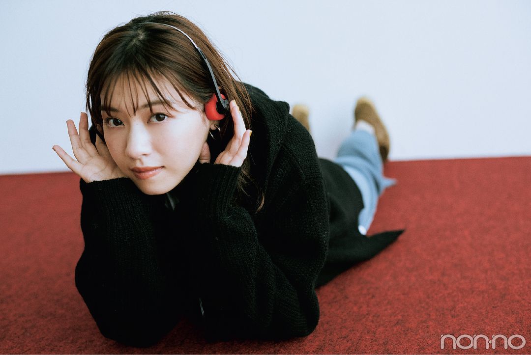 【#西野七瀬の毎日ニット】11/18は「いいイヤホン・ヘッドホンの日」_1_2
