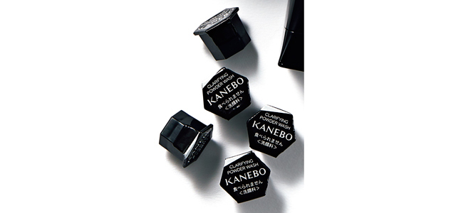 酵素パウダー入り。カネボウ クラリファイング パウダー ウォッシュ 0.4g×32個 ¥3,300/カネボウインターナショナルDiv.