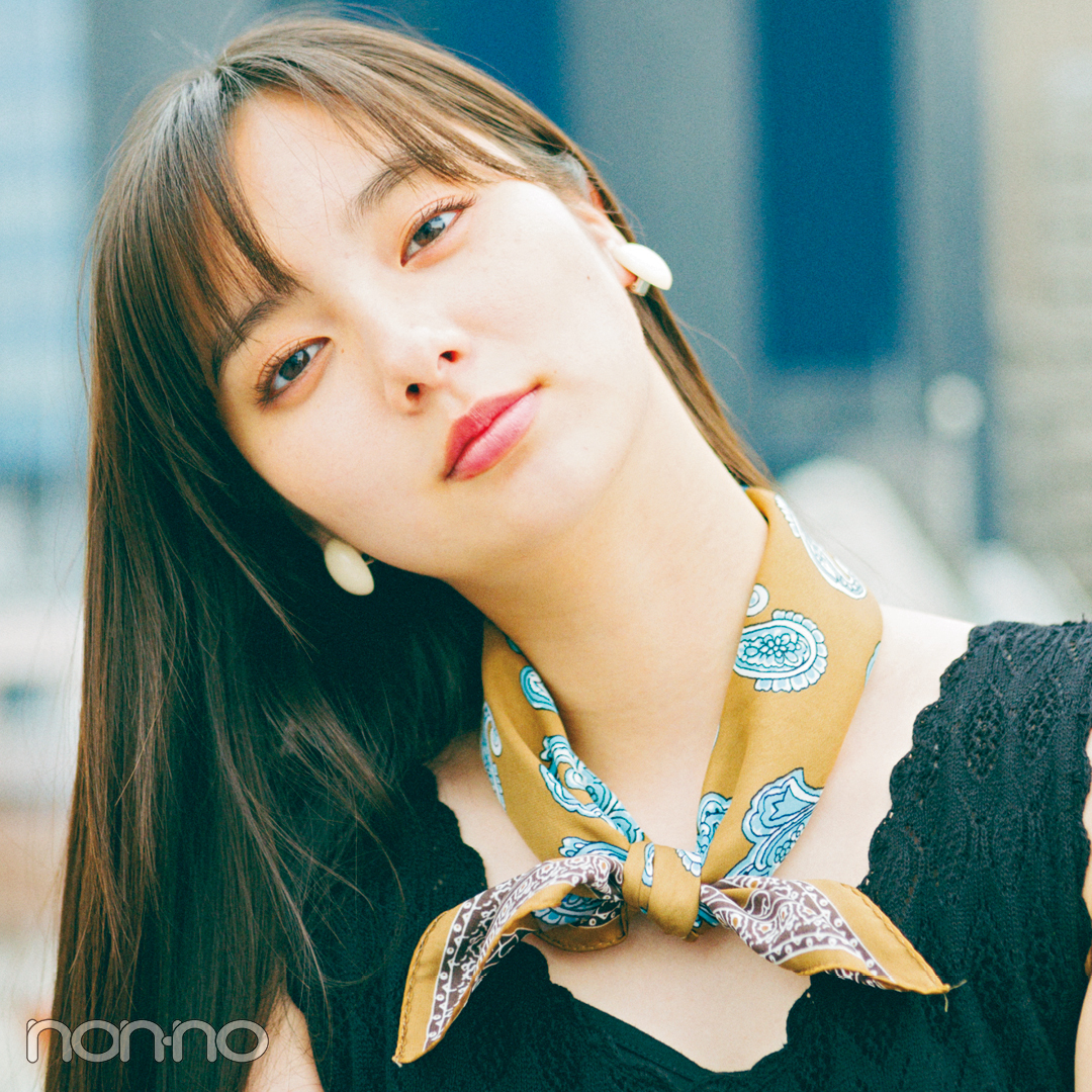 Guのニットワンピで秋先取り スカーフで雰囲気up 毎日コーデ Non No Web ファッション 美容 モデル情報を毎日お届け